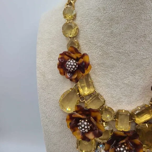 NWOT J Crew Tortoise Clear and Gold Crystal Statement Flower Necklace - Picture 11 of 12